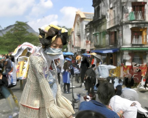 接下来，用户要求写标题，我得想一个吸引人的标题。比如膨体聚甲基丙烯酸甲酯，绿色未来的新材料这样的标题，既点明了材料，又突出了环保和未来感