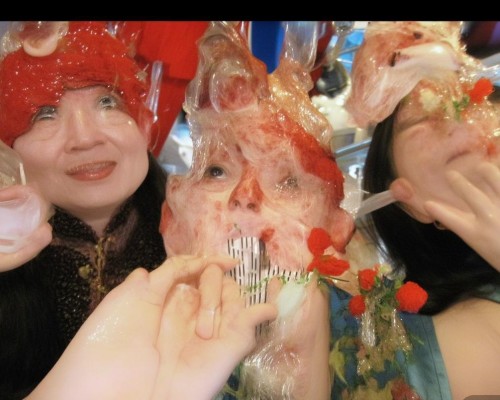 嗯，用户让我写一篇关于假体隆鼻的文章，标题和内容都要写。首先，我得确定标题，要吸引人又专业。可能用假体隆鼻，从选择到效果，全方面解析这样的标题，既涵盖了内容，又说明了结构