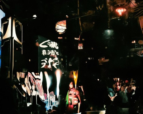 在写的时候，要注意语言通俗易懂，避免使用过于专业的术语，让读者容易理解。同时，要确保内容全面，覆盖用户可能关心的各个方面。最后，加上一些总结，强调及时就医的重要性，这样文章会更完整