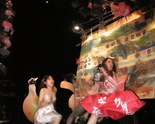 好，用户让我写一篇关于塌鼻梁矫正的文章，首先得确定标题。标题要吸引人，同时能准确反映内容，所以塌鼻梁矫正，从外观到气质的全面提升这个标题不错，既点明了主题，又强调了效果