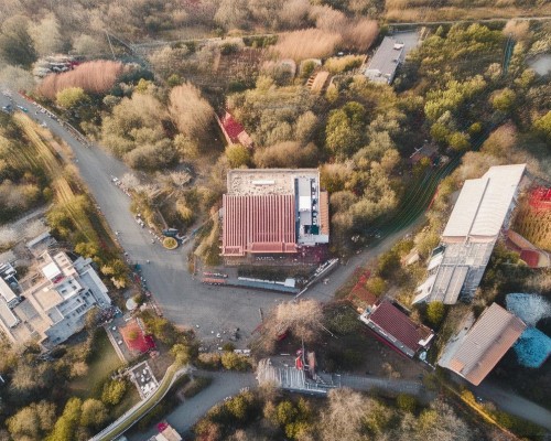 嗯，用户让我写一篇关于疤痕增生的文章，标题和内容都要写。首先，我得确定标题，得吸引人又专业。疤痕增生这个主题挺有意思的，可以探讨它的成因、治疗方法和预防措施