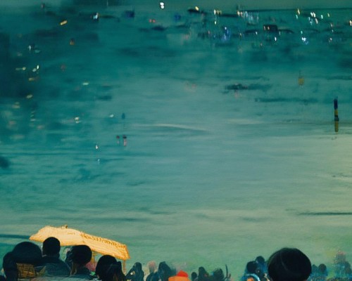 接下来，我得考虑文章的结构。标题要吸引人，同时明确主题。比如肋骨鼻手术费用，价格、影响因素及选择建议这样的标题，既说明了手术的费用，又提到了影响因素和建议，比较全面