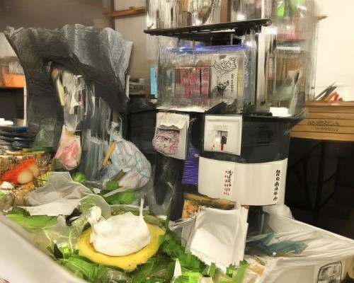 好，用户让我写一篇关于假体移位/外露的文章，首先得确定标题。标题要简洁明了，又能吸引读者，所以假体移位/外露，原因、诊断与治疗听起来不错