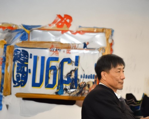 好，用户让我写一篇关于蒜头鼻的文章，先写标题，再写内容，内容不少于987个字。首先，我需要明确蒜头鼻是什么意思。蒜头鼻是指鼻部形状像大蒜头，通常比较尖，可能与个人卫生习惯有关