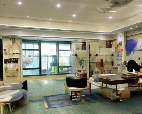 嗯，用户让我写一篇关于硅胶假体的文章，标题和内容都要写。首先，我得确定标题，得吸引人又专业。硅胶假体现在挺常见的，但可能很多人不了解它的优缺点，所以标题可以强调科学理性分析，这样既专业又容易引起兴趣