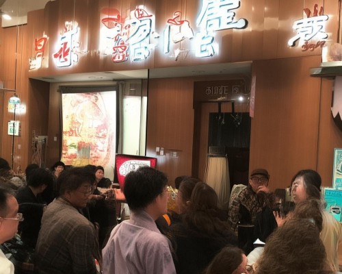 嗯，用户让我写一篇关于鼻基底填充的文章，标题和内容都要写。首先，我得理解什么是鼻基底填充。鼻基底填充通常指的是在鼻腔底部填充材料，比如硅胶或自体脂肪，用于改善鼻部形态、填充凹陷或增强支撑力