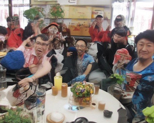 嗯，用户让我写一篇关于鼻整形价格的文章，还给了标题和内容的要求。首先，我得确定标题要吸引人，同时又能准确传达内容。鼻整形的价格是一个敏感的话题，涉及到个人隐私和医疗安全，所以标题需要既明确又不吓人