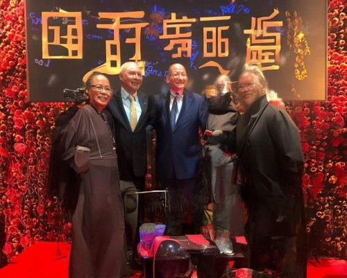 嗯，用户让我写一篇关于鼻唇角优化的文章，标题和内容都要写。首先，我得理解用户的需求。标题已经给出，是鼻唇角优化，从外观到内在的全面提升，看起来比较全面，涵盖了外在和内在的提升