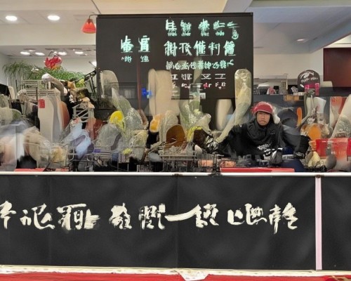 嗯，用户让我写一篇关于塌鼻梁矫正的文章，首先我得确定标题。标题要吸引人，同时能准确反映内容，所以塌鼻梁矫正，从外观到气质的全面提升这个标题不错，既点出了矫正的方法，也强调了其对气质的影响