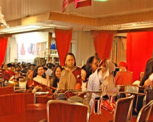 好，用户让我写一篇关于鼻综合多少钱的文章，先写标题，再写内容，内容不少于818个字。首先，我需要明确用户的需求。他们可能对鼻综合手术的价格不太了解，想了解价格范围、影响因素以及选择建议