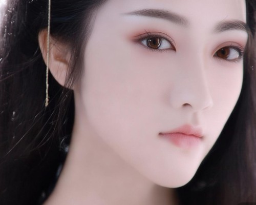 嗯，用户让我写一篇关于超肋鼻的文章，首先我得弄清楚这个关键词的具体含义。超肋鼻听起来像是一个医疗术语，可能是指鼻部的一种手术或手术后的恢复情况。我需要先查一下相关资料，确认它的定义和相关症状