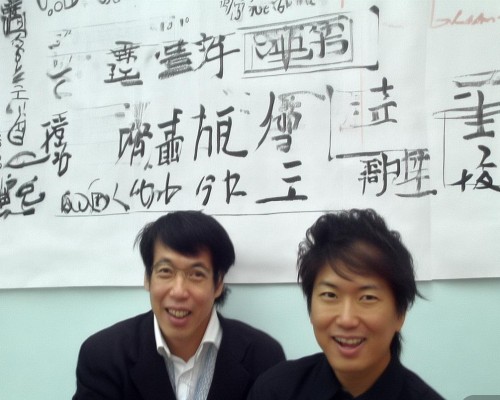 嗯，用户让我写一篇关于鼻修复手术的文章，标题和内容都要写。首先，我得确定标题，得吸引人又专业。可能用鼻修复手术，从选择到恢复的全指南这样的标题，既说明了手术的范围，又涵盖了整个流程